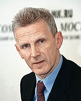Министр образования и науки Андрей Фурсенко: &laquo;Эксперимент по введению нового учебного курса "Духовно-нравственное воспитание" начнется в ряде регионов уже в марте 2010 года&raquo;